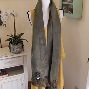 NWT Alpaca Camargo Scarf